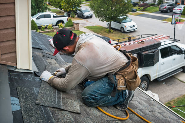 Professional Gutter Installation technician working in Port Reading, NJ